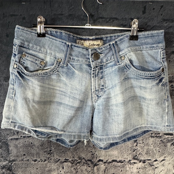 BKE Sabrina Denim Shorts Womans 28 Blue Distressed Mid Rise‎ Stretch Jean Cutoff - Picture 1 of 11